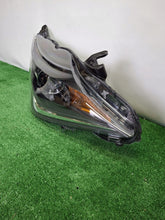 Laden Sie das Bild in den Galerie-Viewer, Frontscheinwerfer Toyota Aygo 99226-81017- Rechts Scheinwerfer Headlight SCH6336333258tj