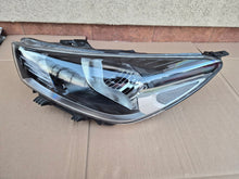 Laden Sie das Bild in den Galerie-Viewer, Frontscheinwerfer Kia Rio IV 92101-H8 Links Scheinwerfer Headlight SCH4299673260pn