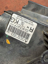 Laden Sie das Bild in den Galerie-Viewer, Frontscheinwerfer Honda Civic I 0301226202 Rechts Scheinwerfer Headlight SCH7674412533sf