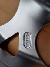Load image into Gallery viewer, 1x Alufelge 17 Zoll Alfa Romeo Giulietta Rim Wheel FEL1874806189ug