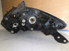 Laden Sie das Bild in den Galerie-Viewer, Frontscheinwerfer Mazda 6151040 Links Scheinwerfer Headlight