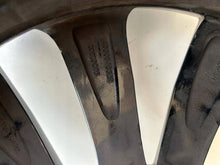 Load image into Gallery viewer, 1x Alufelge 19 Zoll 403004862R Renault Rim Wheel FEL8578613230cz