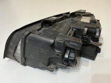 Laden Sie das Bild in den Galerie-Viewer, Frontscheinwerfer Audi A4 B6 Xenon Rechts Scheinwerfer Headlight SCH1286880882go