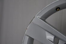 Load image into Gallery viewer, 1x Alufelge 17 Zoll 7.0" 5x112 49ET Glanz Silber 5F0601025T Seat Rim Wheel FEL2693481539fx