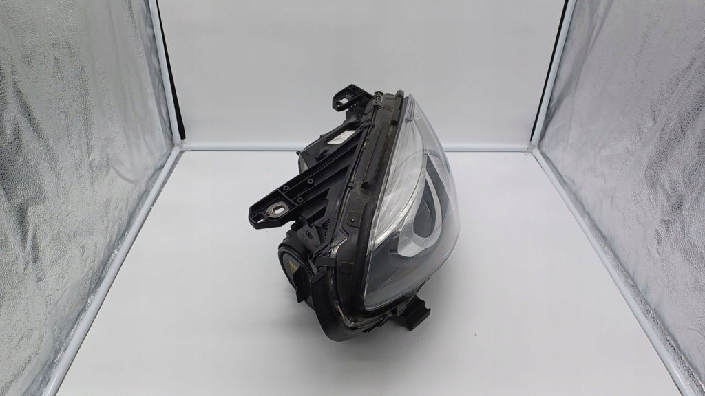 Frontscheinwerfer Mercedes-Benz W246 W242 A2468207261MERC Rechts Headlight SCH8303202470rh