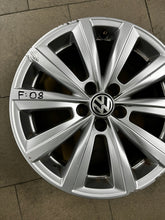 Load image into Gallery viewer, 1x Alufelge 16 Zoll 7.0&quot; 5x100 46ET Glanz Silber VW Polo 6r Rim Wheel