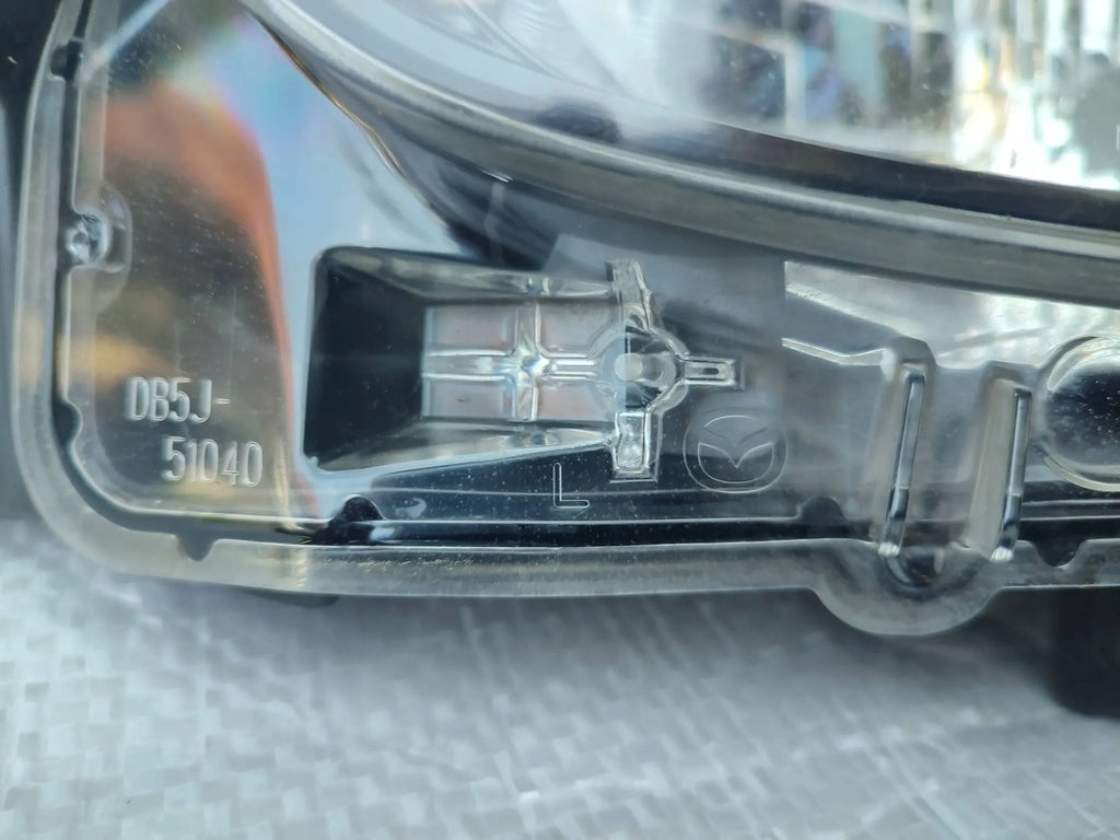 Frontscheinwerfer Mazda III DB5J-51040 Links Scheinwerfer Headlight