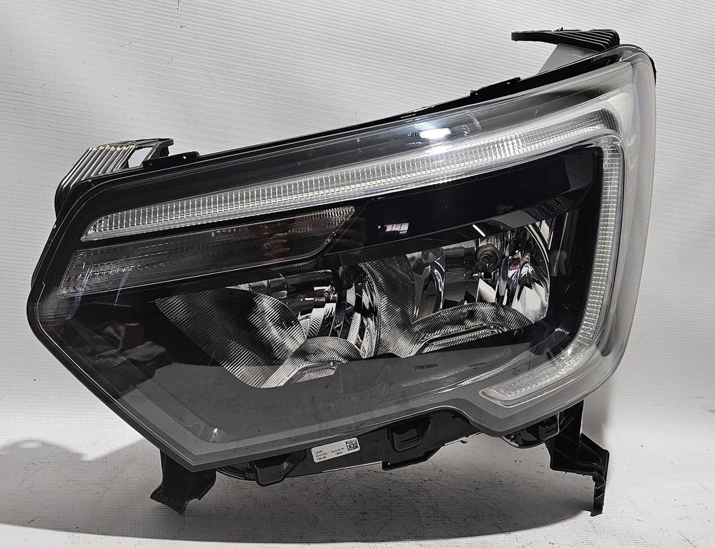 Frontscheinwerfer Renault Master III 260607867R Links Scheinwerfer Headlight SCH2431713027nv