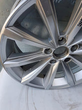 Load image into Gallery viewer, 1x Alufelge 17 Zoll 7.0&quot; 5x112 3G0601025D VW Passat B8 Rim Wheel