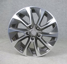 Laden Sie das Bild in den Galerie-Viewer, 1x Alufelge 17 Zoll 7.0&quot; 5x112 45ET Glanz Grau 57A601025AB Skoda Karoq Rim Wheel
