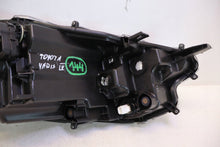 Laden Sie das Bild in den Galerie-Viewer, Frontscheinwerfer Toyota Yaris BNE5942 Links Scheinwerfer Headlight SCH9009551203tx
