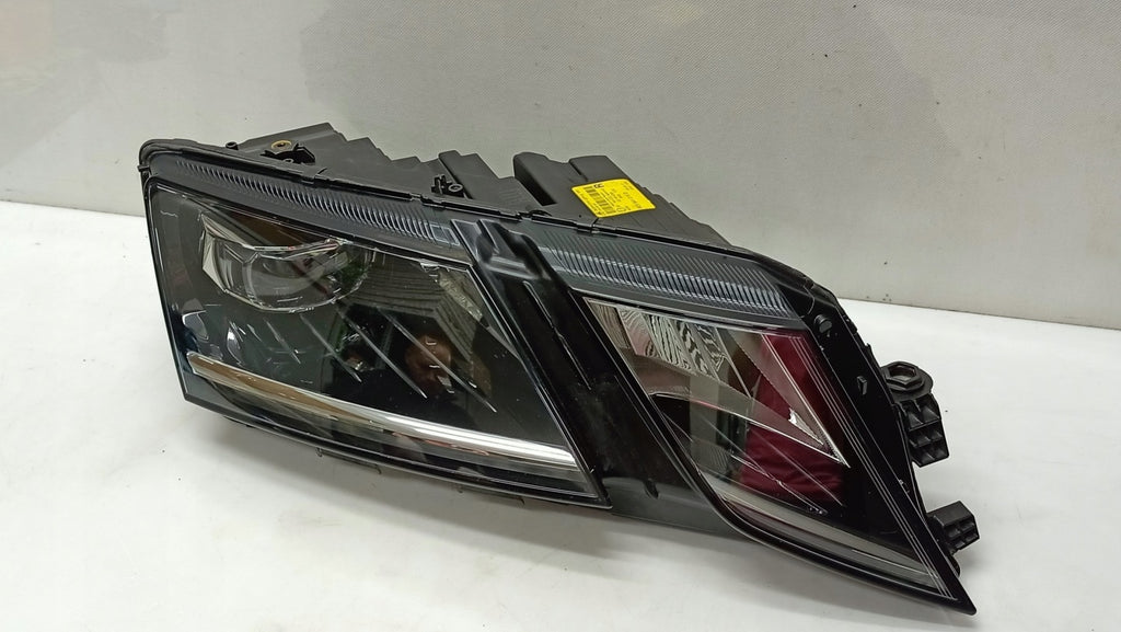 Frontscheinwerfer Skoda 030110423200 LED Rechts Scheinwerfer Headlight SCH6237007534ma