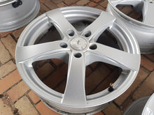 Laden Sie das Bild in den Galerie-Viewer, 4x Alufelge 17 Zoll 7.5" 5x120 42ET 47688 BMW 3 E46 E90 1 E87 Insignia T5 FEL9478945794dx