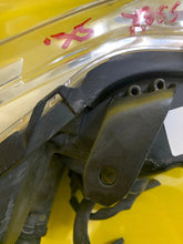 Load image into Gallery viewer, Frontscheinwerfer Citroën C-Crosser 89318045 Xenon Links Scheinwerfer Headlight