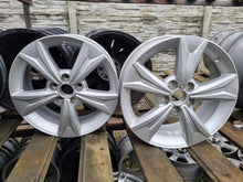 Laden Sie das Bild in den Galerie-Viewer, 1x Alufelge 17 Zoll 6.5&quot; 5x114.3 45ET Toyota Rim Wheel
