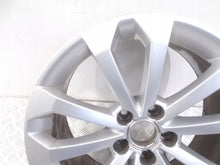 Laden Sie das Bild in den Galerie-Viewer, 1x Alufelge 18 Zoll 8.0" 5x112 39ET Glanz Silber 8R0601025BM Audi Q5 Rim Wheel FEL3258285408ij