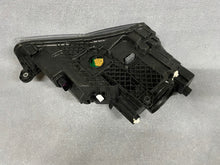 Load image into Gallery viewer, Frontscheinwerfer Skoda Superb III 3V1941015B Xenon Links Scheinwerfer Headlight