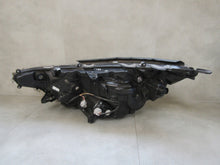 Laden Sie das Bild in den Galerie-Viewer, Frontscheinwerfer Toyota V LED Rechts Scheinwerfer Headlight