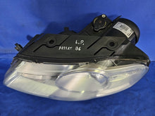 Load image into Gallery viewer, Frontscheinwerfer VW Passat 3C0941005M Links Scheinwerfer Headlight SCH4718886699ci