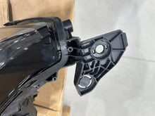 Laden Sie das Bild in den Galerie-Viewer, Frontscheinwerfer Peugeot 2008 9833036180 9833036380 LED Rechts oder Links