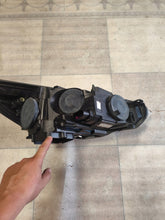 Load image into Gallery viewer, Frontscheinwerfer Ford F1EB13W030AB Links Scheinwerfer Headlight SCH3706728382ir