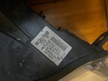 Laden Sie das Bild in den Galerie-Viewer, Frontscheinwerfer Audi A6 C6 4F0941004 Vorderseite Scheinwerfer Headlight SCH8047919888va