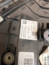 Laden Sie das Bild in den Galerie-Viewer, Frontscheinwerfer Mercedes-Benz A2069066104 Links Scheinwerfer Headlight SCH1303039682bk