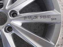 Laden Sie das Bild in den Galerie-Viewer, 1x Alufelge 17 Zoll 7.5" 5x112 51ET Glanz Silber VW Golf V Rim Wheel FEL7742349950zz