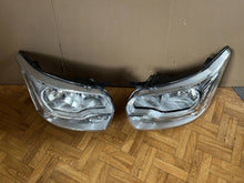 Laden Sie das Bild in den Galerie-Viewer, Frontscheinwerfer Ford Transit BK31-13D152 BK31-13D153 Rechts oder Links SCH5023740093wj