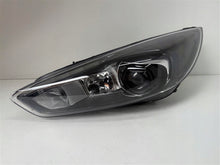 Laden Sie das Bild in den Galerie-Viewer, Frontscheinwerfer Ford Focus III F1EB-13D155-CD Xenon Rechts oder Links SCH9174837797xx