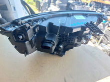 Laden Sie das Bild in den Galerie-Viewer, Frontscheinwerfer Renault 260606388R LED Links Scheinwerfer Headlight