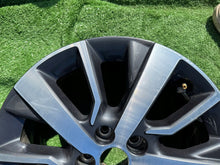 Laden Sie das Bild in den Galerie-Viewer, 1x Alufelge 17 Zoll 7.0&quot; 5x114.3 46ET 9806454377 Toyota Proace Verso Rim Wheel