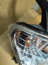 Load image into Gallery viewer, Frontscheinwerfer Mitsubishi Pajero IV Xenon Rechts Scheinwerfer Headlight