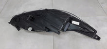 Laden Sie das Bild in den Galerie-Viewer, Frontscheinwerfer Ford Fiesta I VI 20-201-01118 Ein Stück (Rechts oder Links) SCH3088309361kw