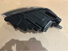 Laden Sie das Bild in den Galerie-Viewer, Frontscheinwerfer Volvo V40 31420447 LED Links Scheinwerfer Headlight SCH9735566257kv