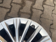 Load image into Gallery viewer, 1x Alufelge 17 Zoll 7.5" 5x112 54ET 6856085 BMW 1 Rim Wheel FEL5489856768gv