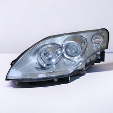 Laden Sie das Bild in den Galerie-Viewer, Frontscheinwerfer Renault Laguna III 89901834 LED Links Scheinwerfer Headlight