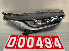 Laden Sie das Bild in den Galerie-Viewer, Frontscheinwerfer Toyota 4 Yaris LED Rechts Scheinwerfer Headlight