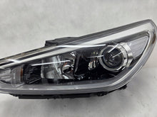 Laden Sie das Bild in den Galerie-Viewer, Frontscheinwerfer Hyundai I30 III 92101G4020 Links Scheinwerfer Headlight SCH3375530057pp