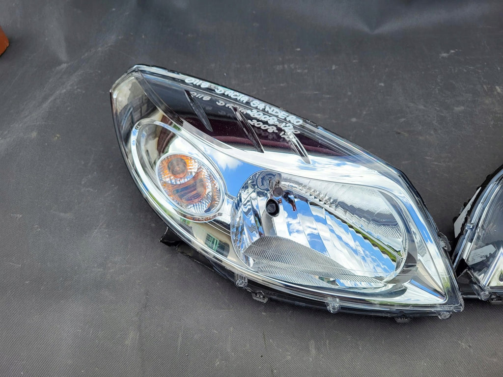 Frontscheinwerfer Dacia Sandero I 8200733877 Halogen Rechts oder Links