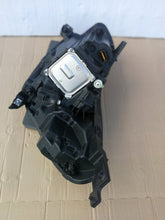 Load image into Gallery viewer, Frontscheinwerfer Renault Captur II 260104095R Full LED Rechts Headlight SCH7439880315al