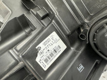 Laden Sie das Bild in den Galerie-Viewer, Frontscheinwerfer Mercedes-Benz Sprinter A9068205600 Links Headlight