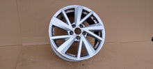 Laden Sie das Bild in den Galerie-Viewer, 1x Alufelge 17 Zoll 7.0" 5x112 45ET 81A601025C Audi Q2 Rim Wheel FEL7594508990il