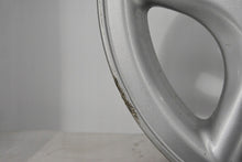 Laden Sie das Bild in den Galerie-Viewer, 1x Alufelge 14 Zoll 5.5" 4x108 41ET Silber Ford Rim Wheel FEL7151980977co