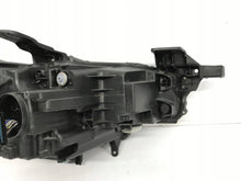 Laden Sie das Bild in den Galerie-Viewer, Frontscheinwerfer Mazda BCJH-51040 -51040 LED Ein Stück (Rechts oder Links)