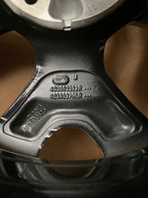 Load image into Gallery viewer, 1x Alufelge 17 Zoll 6.5" 5x114.3 403003302R Dacia Duster II Megane 1 Captur FEL7002522205gt
