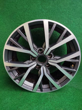Load image into Gallery viewer, 1x Alufelge 17 Zoll 7.0" 5x112 40ET Glanz Silber 5NN601025K Mg Tiguan Allspace FEL5932513129yy