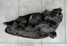 Load image into Gallery viewer, Frontscheinwerfer Mercedes-Benz W220 A2208202461 Rechts Scheinwerfer Headlight SCH8563348094sa