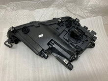 Laden Sie das Bild in den Galerie-Viewer, Frontscheinwerfer Seat Tarraco 5FJ941007G Full LED Links Scheinwerfer Headlight
