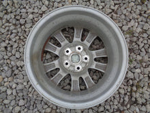 Laden Sie das Bild in den Galerie-Viewer, 1x Alufelge 16 Zoll 6.5&quot; 5x114.3 9965D06560 Mazda 3 Bm Rim Wheel